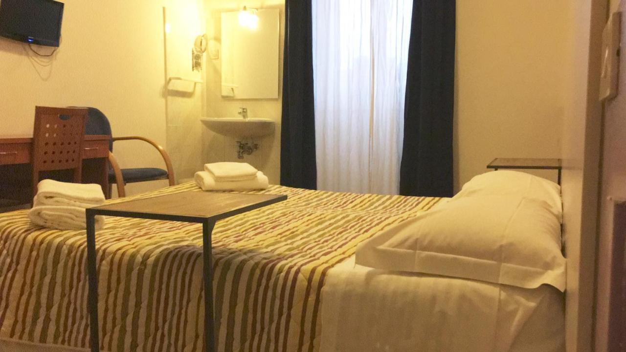 Hotel Alabarda トリエステ エクステリア 写真